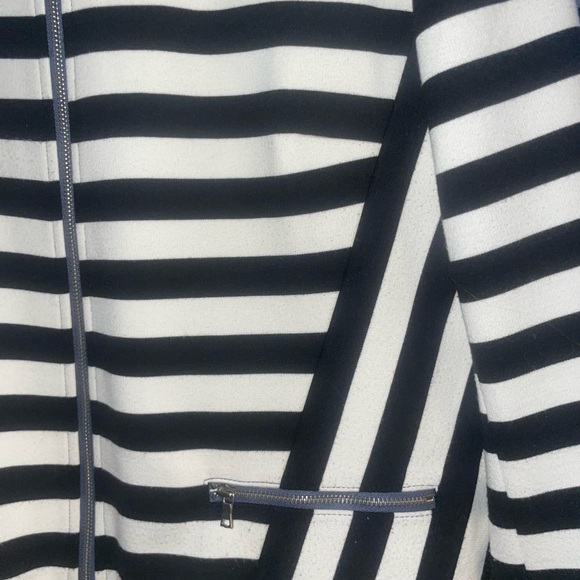 Gap Woman’s Jacket - Picture 3 of 9